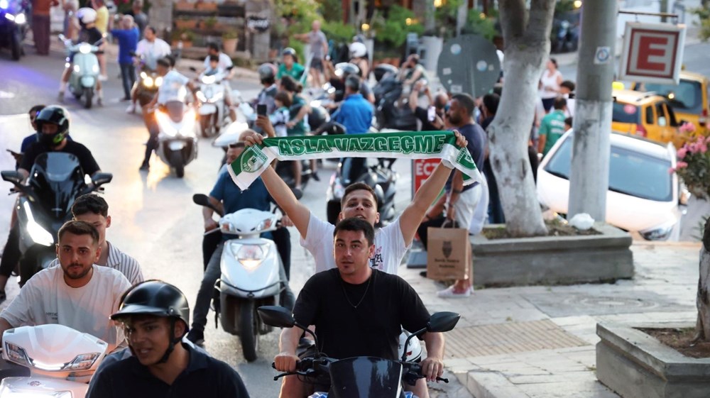 Bodrum’da şampiyonluk coşkusu: Binlerce taraftar kenti yeşil-beyaza bürüdü - 13