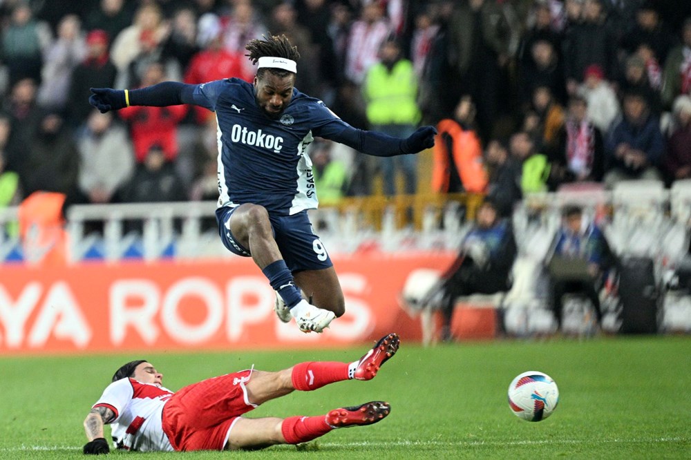 Üç puan üç golle geldi, Fenerbahçe Sivas'ta yanılgı yapmadı (Maç özeti) 76 DBK6E 4B1EmyGCEXlUWX w