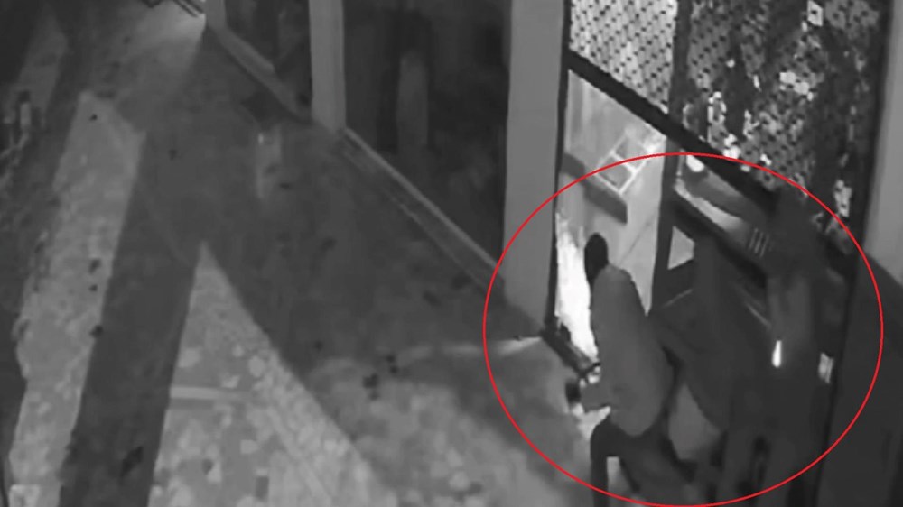 Kar maskeli hırsızlardan 3 dakikada 400 bin liralık soygun - 2