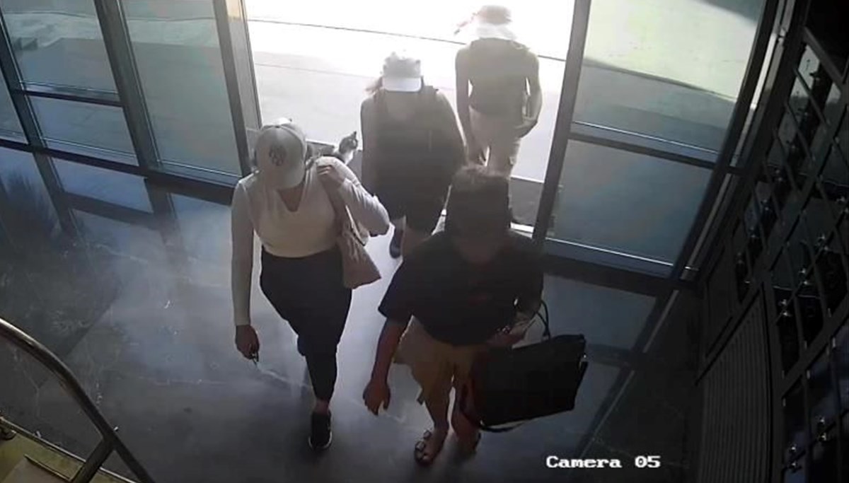 Çete kamerada! 950 bin liralık altın çalan hırsızlar tutuklandı Çete kamerada! 950 bin liralık altın çalan hırsızlar tutuklandı