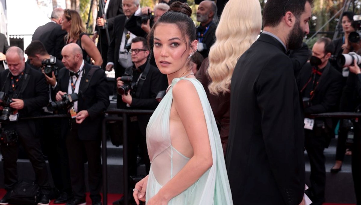 Pınar Deniz Cannes kırmızı halısında