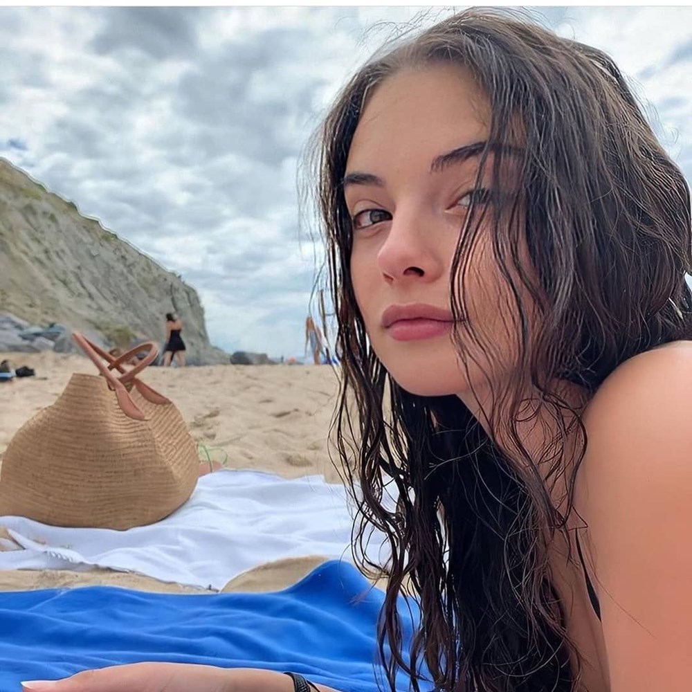 Deva Cassel, annesi Monica Bellucci'nin izinden - 8