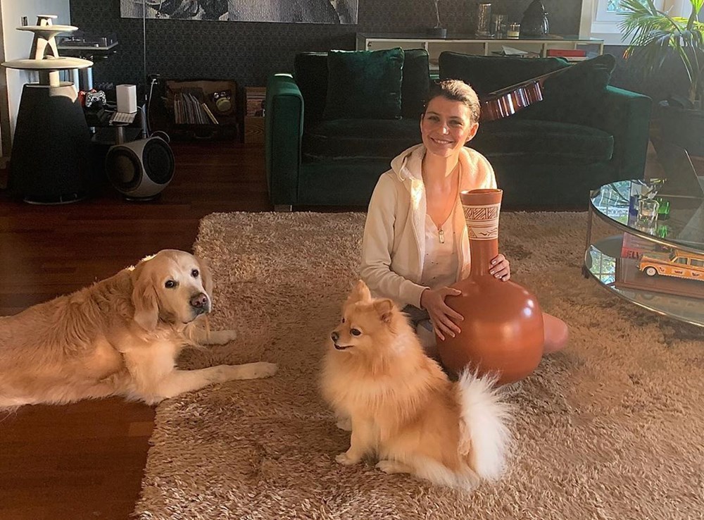 Corona g�nlerinde �nl�lerin ev halleri