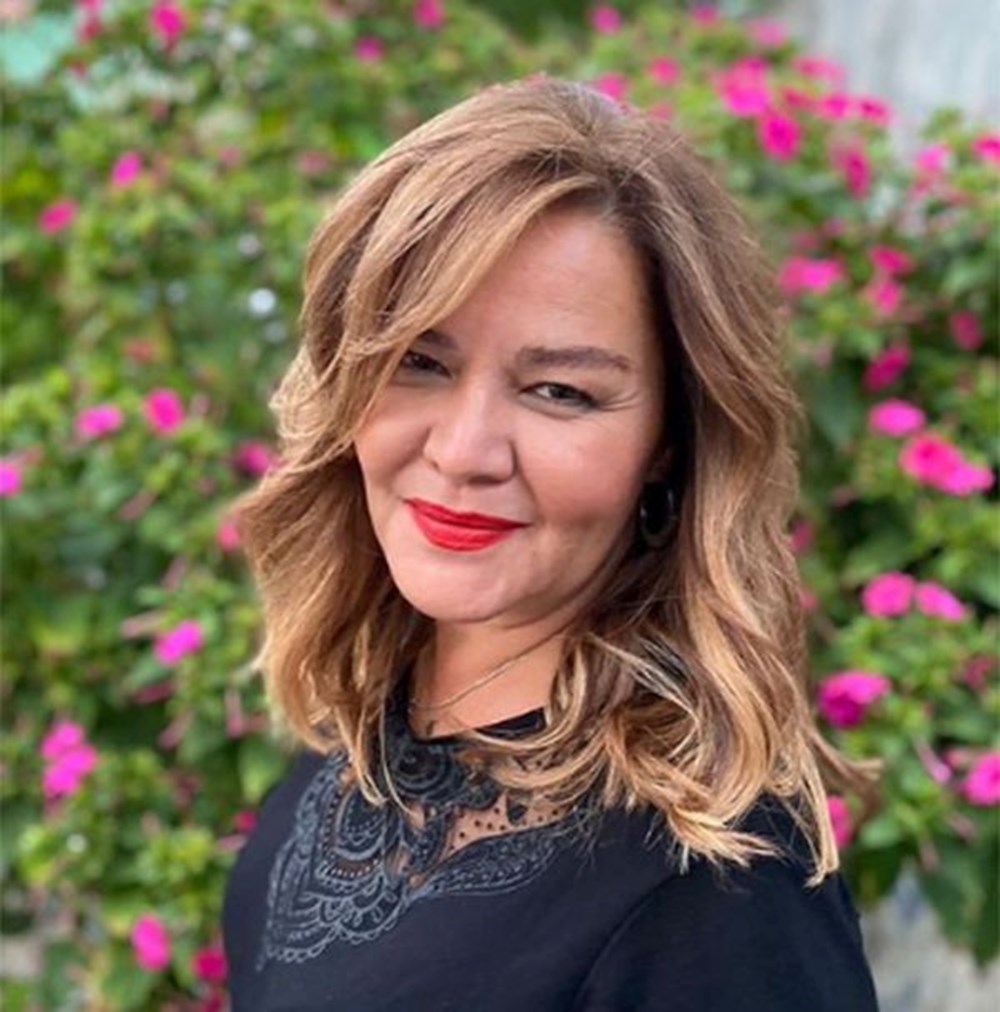 Su Burcu Yazgı Coşkun'dan nostaljik kare (Ünlülerin çocukluk ve gençlik halleri) - 250