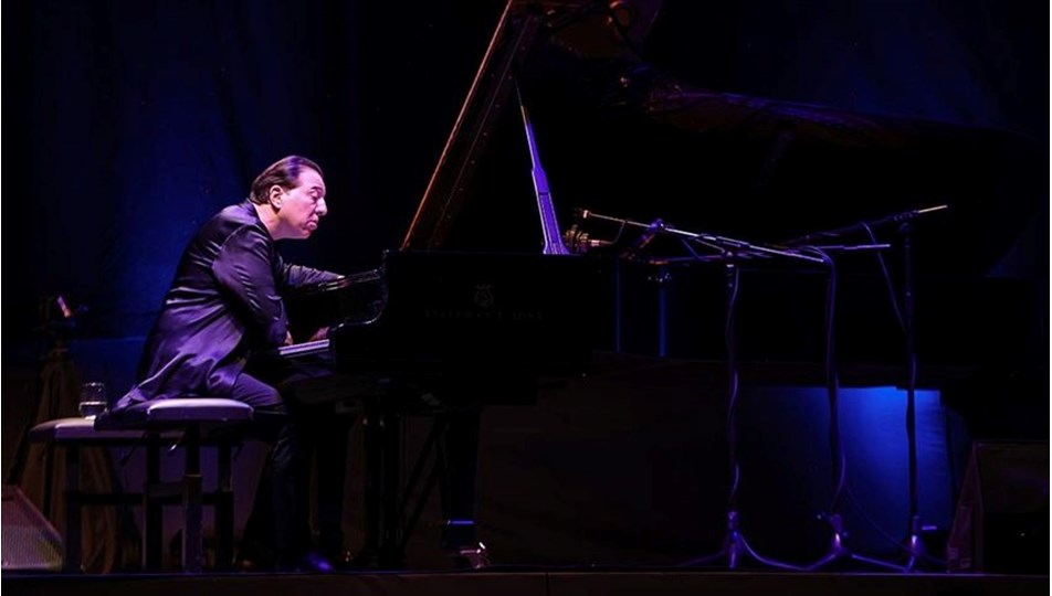 Fazıl Say'ın İznik Türküsü dinleyiciyle buluştu