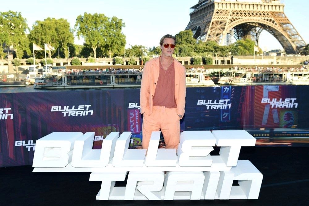 Brad Pitt'Suikast Treni' prömiyerindeki renkli stiliyle geleneği bozmadı - 10