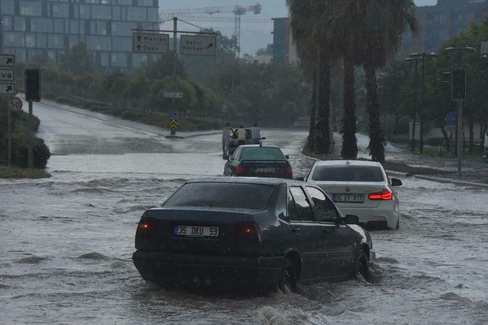 İzmir, Bursa ve Çanakkale'de sağanak etkili oldu - 14