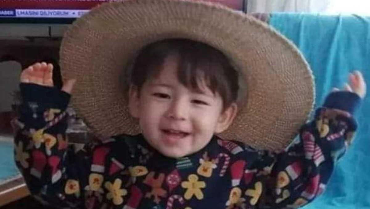 Soluk borusuna kaçan fındık nedeniyle ölen 2,5 yaşındaki Mehmet toprağa verildi