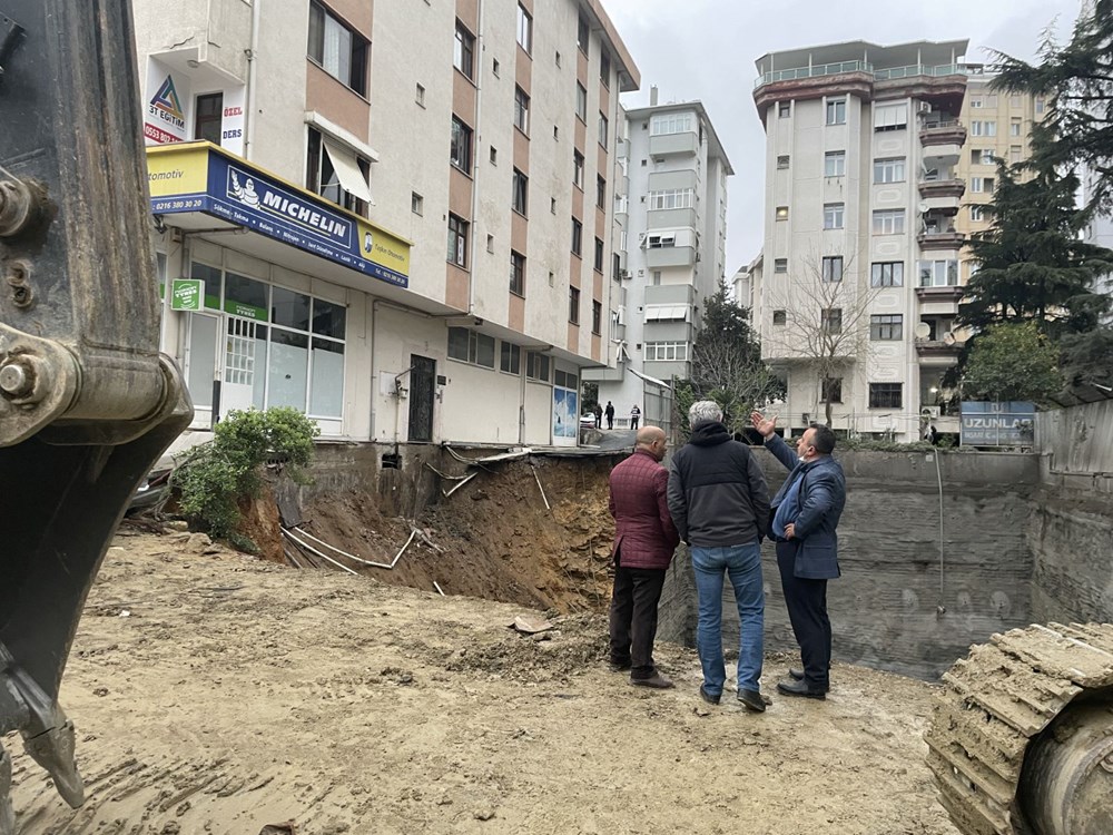 Kadıköy'de istinat duvarı çöktü - 2