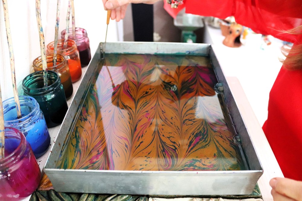 Ebru Sanatıyla Dönüşen Atık Deriler: Takı ve Çantalarda Yeni Bir Sanat Doğuyor 76 DFUl1fPJIk2VF H8sXQsRw