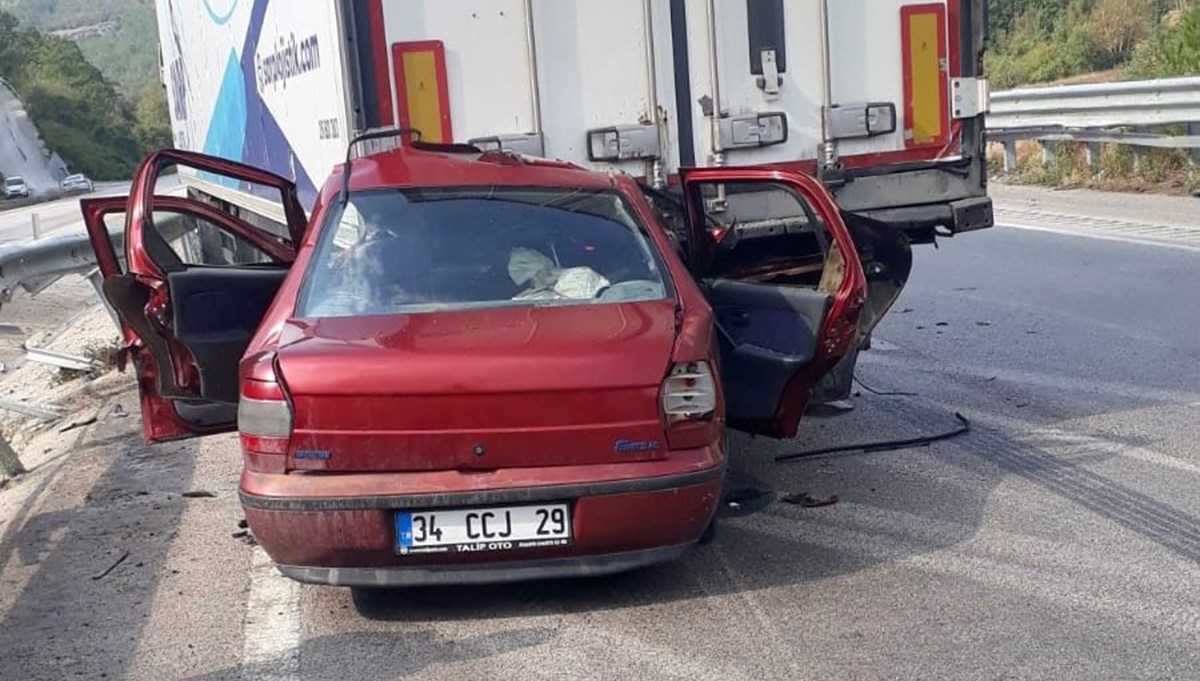 Tokat’ta feci kaza | Otomobil, TIR’a arkadan çarptı: 3 ölü Tokat’ta feci kaza | Otomobil, TIR’a arkadan çarptı: 3 ölü