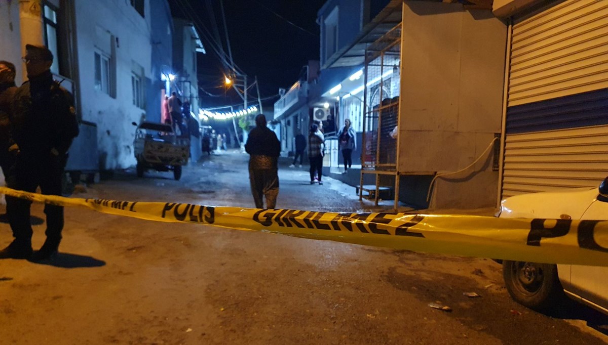 İzmir'de düğün davetlilerine ateş açıldı: 1 çocuk öldü, 7 kişi yaralandı İzmir'de düğün davetlilerine ateş açıldı: 1 çocuk öldü, 7 kişi yaralandı
