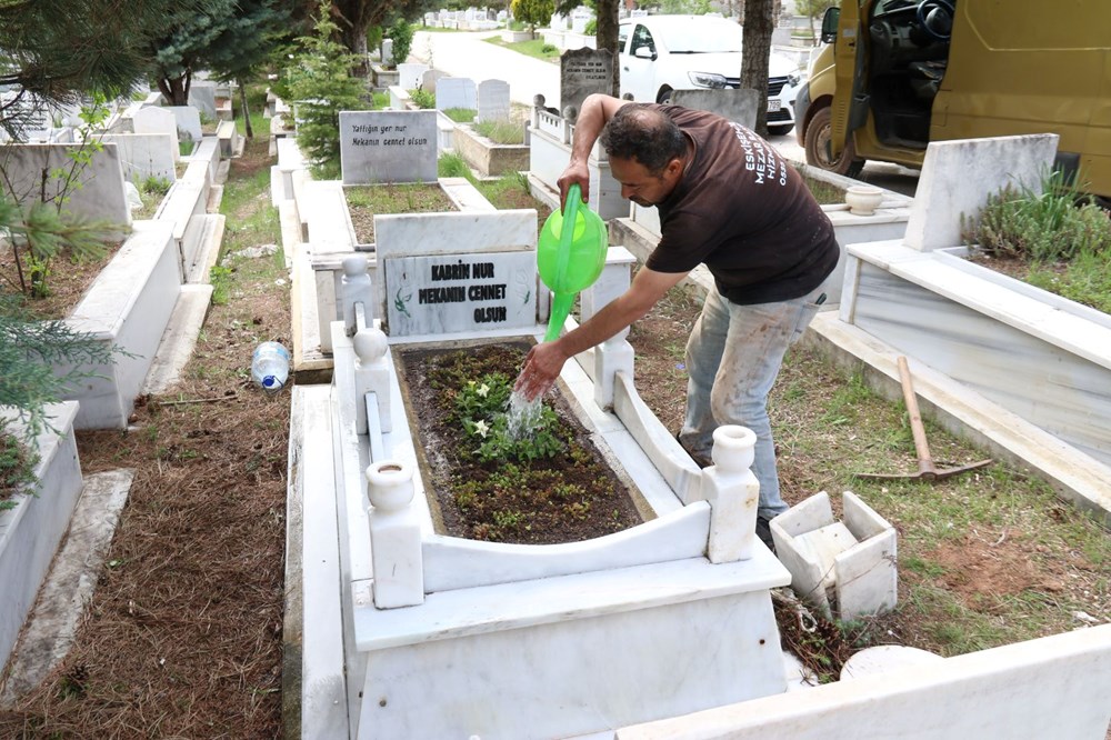 300 mezara gözü üzere bakıyor: Avrupa'dan müşterileri var 72