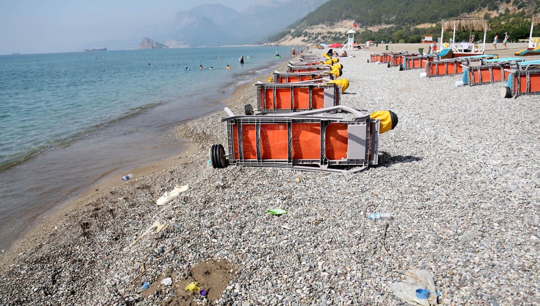 Türkiye'nin dünyaca ünlü sahilinde üzen görüntüler! "Yüzerken köpük gibi ve şeffaf plastikler üzerimize geliyor"