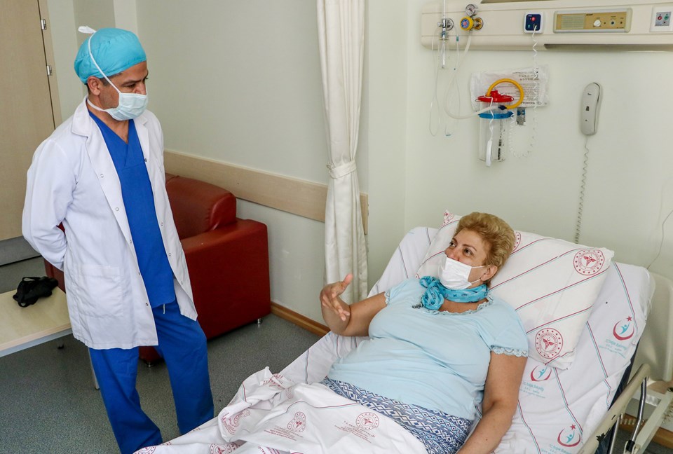 Türkiye'de ilk kez uygulanan ameliyatla bir günde ayağa kalktı - 1
