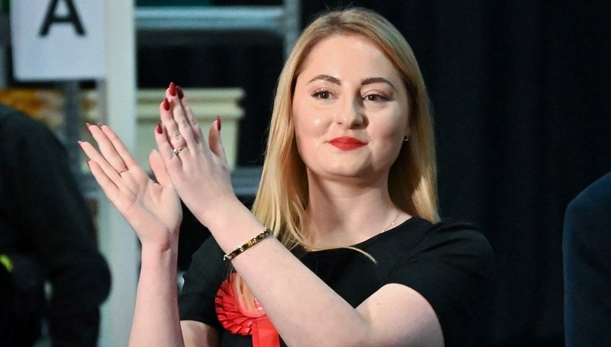 İngiltere'de ara seçim: İşçi Partisi 23 yıl sonra zafer kazandı İngiltere'de ara seçim: İşçi Partisi 23 yıl sonra zafer kazandı