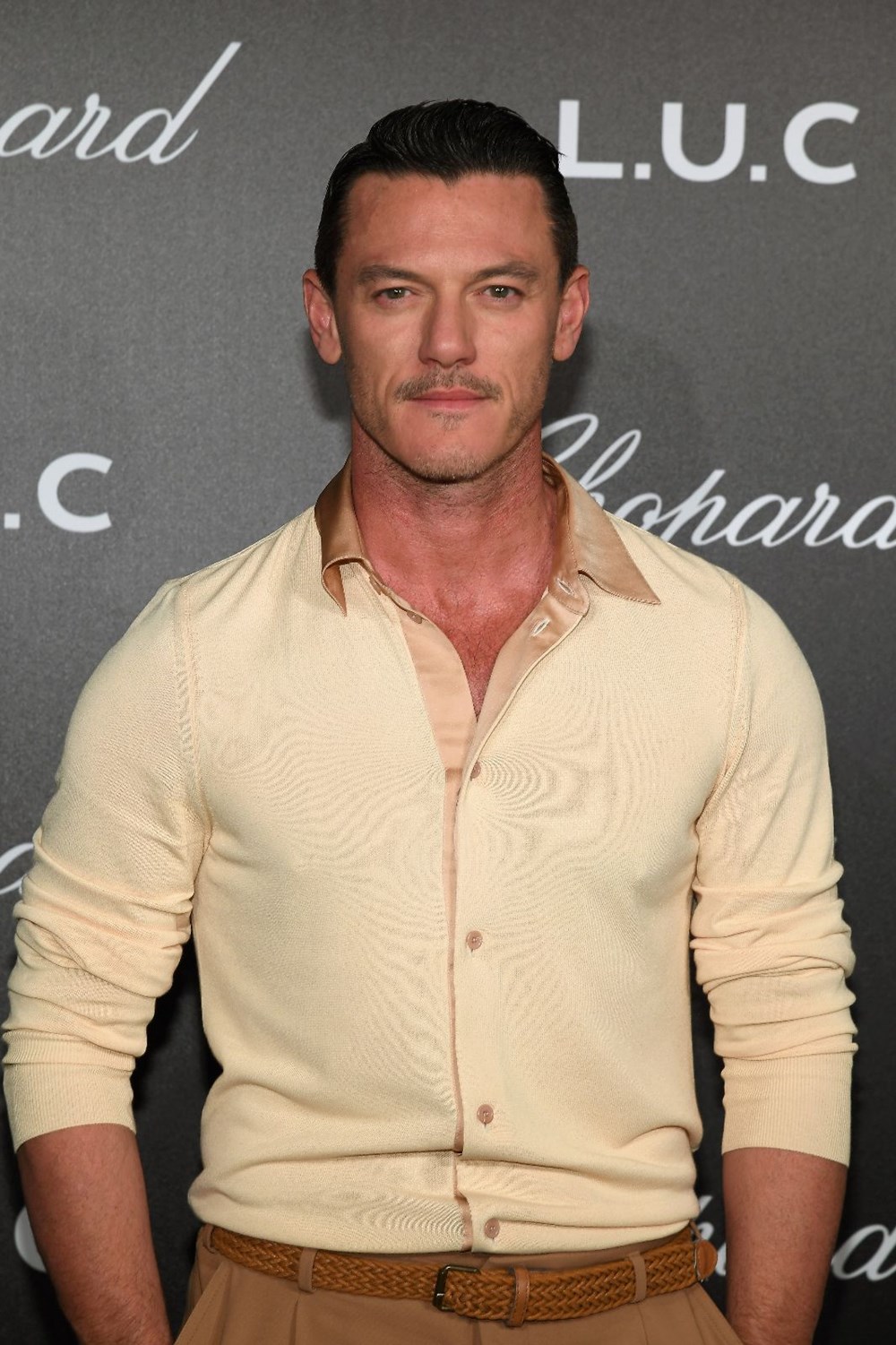 Люка море. Люк Эванс. Luke Evans Cannes. Люк Мур актер. Люк Майерс.