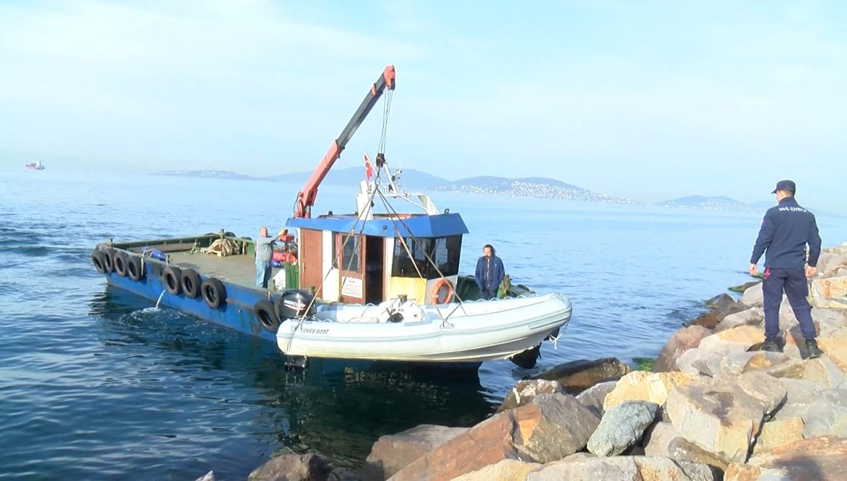 Kartal'da denize düşen kişi aranıyor