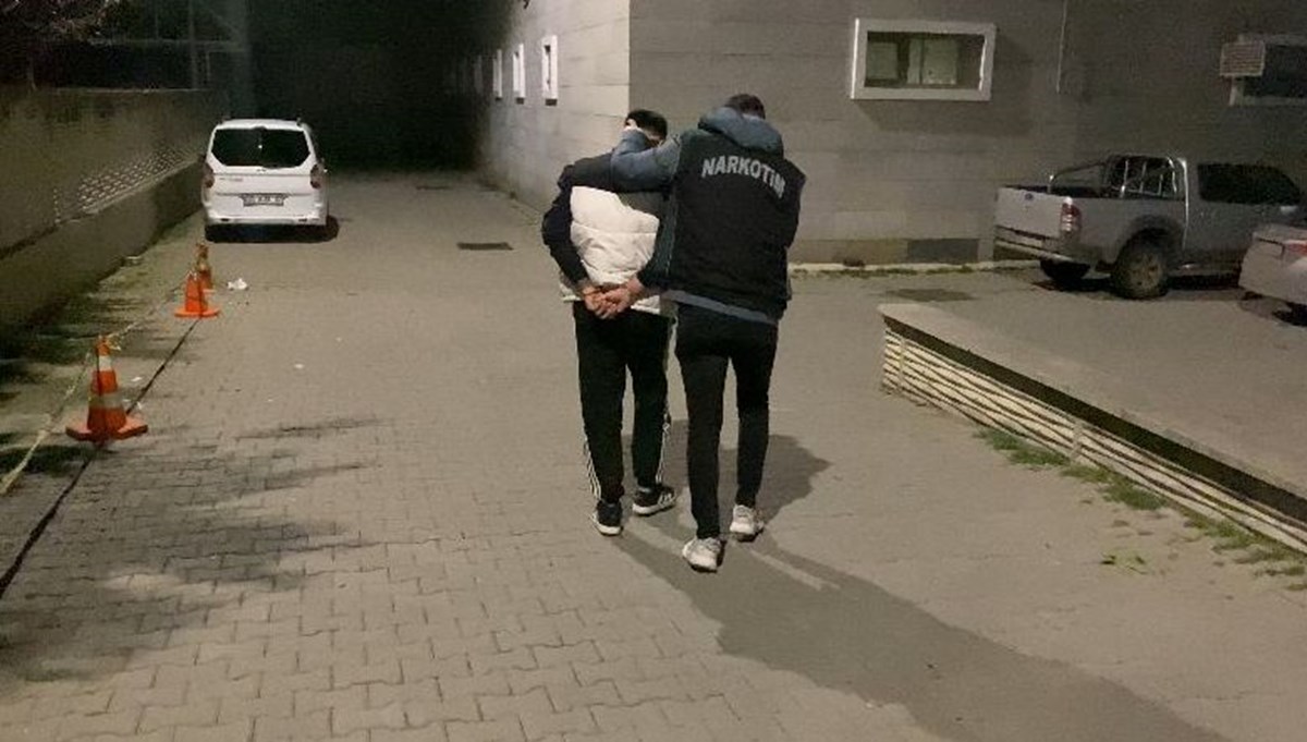 Samsun'da iki firari hükümlü yakalandı Samsun'da iki firari hükümlü yakalandı