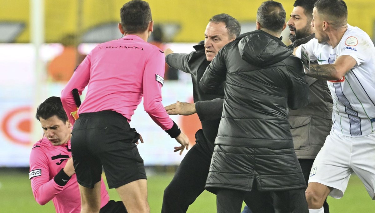 Futbol camiasından hakeme yumruklu saldırıya sert tepki Futbol camiasından hakeme yumruklu saldırıya sert tepki
