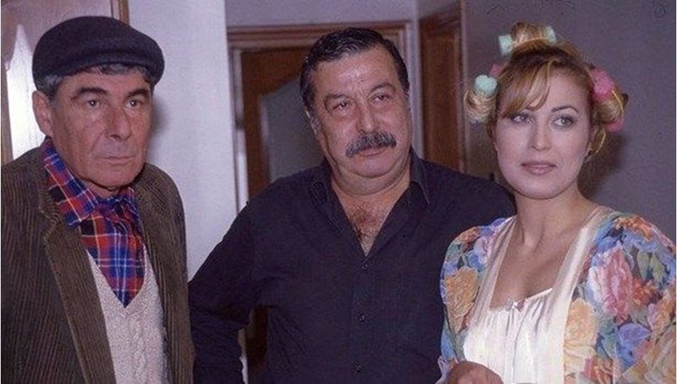 Bizimkiler dizisinin Kapıcı Cafer'i Ercan Yazgan anılıyor