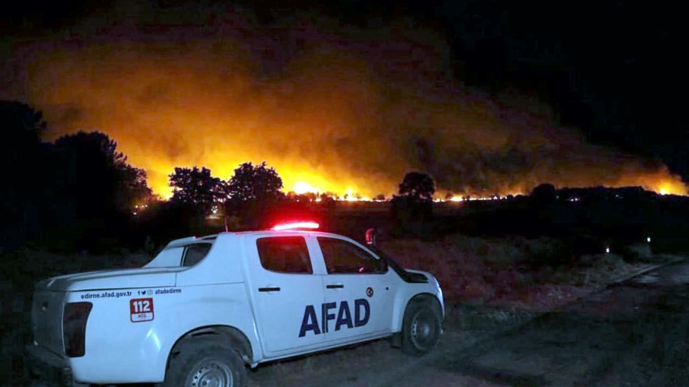 Çanakkale ve Edirne'deki yangınlar büyüdü: Evler ve araçlar zarar gördü, çok sayıda tahliye var - 17