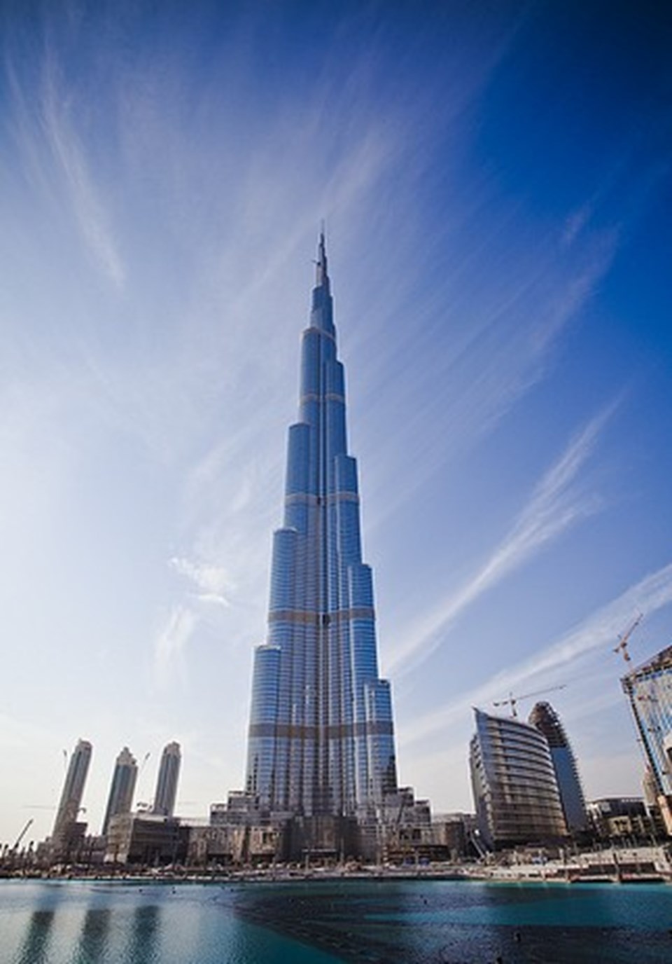Yeni Bond romanı Dubai'de geçiyor - 1