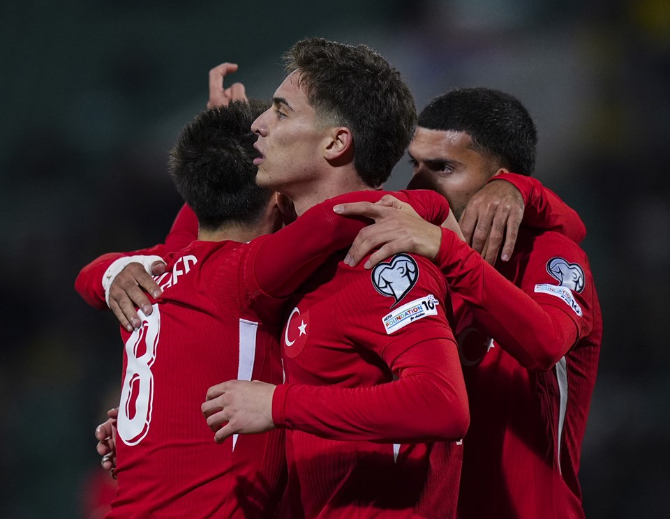 Vincenzo Montella, Bulgaristan-Türkiye maçıyla tarihe geçti: Bunu yapabilen başka bir yabancı yok! - 1