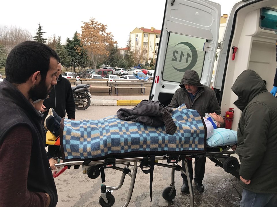 Aksaray'da öğrenci servisi devrildi: 18 yaralı - 2