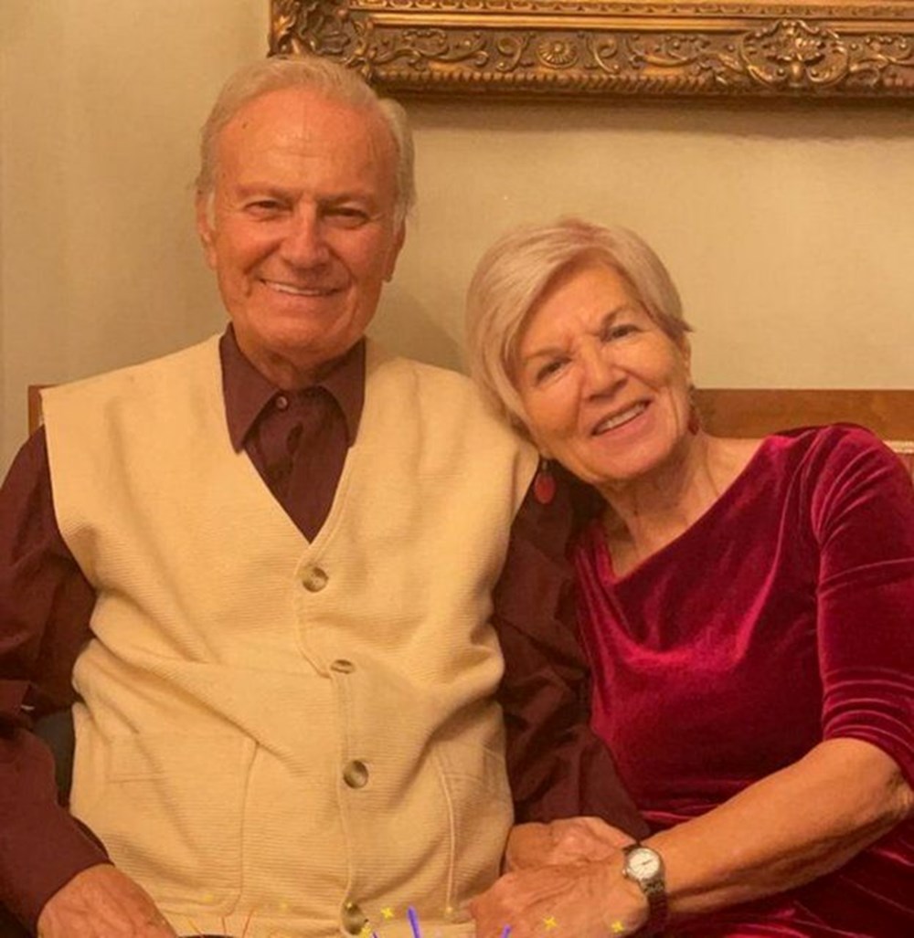 Ünlü isimlerden yeni yıl paylaşımları - 9