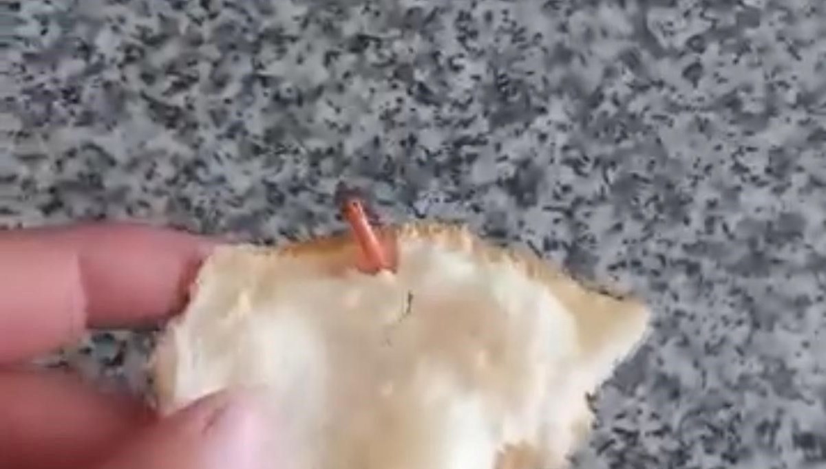 Ekmeğin içinden kablo çıktı