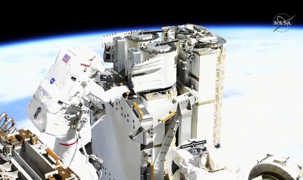 Astronotların 6 saatlik uzay yürüyüşü tamamlandı: Nefes kesen kareler - 15