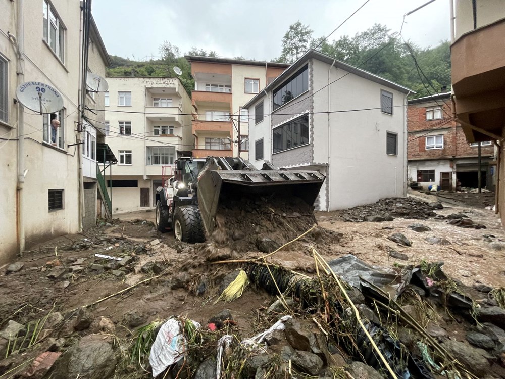 Giresun'da sel ve heyelan: Bir kişi kayıp - 16