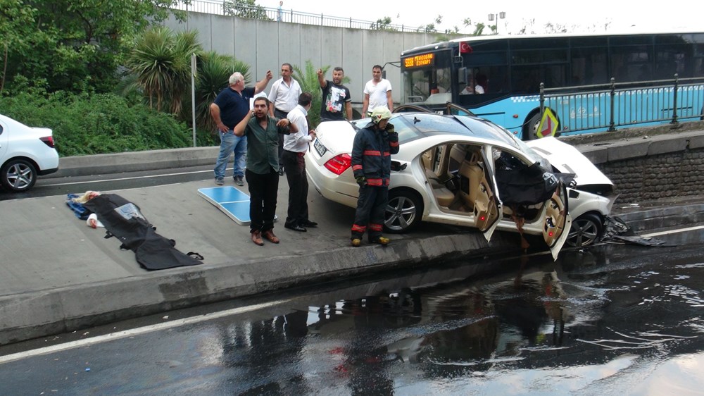 trafik kazasinda yaralananlarin uzerine