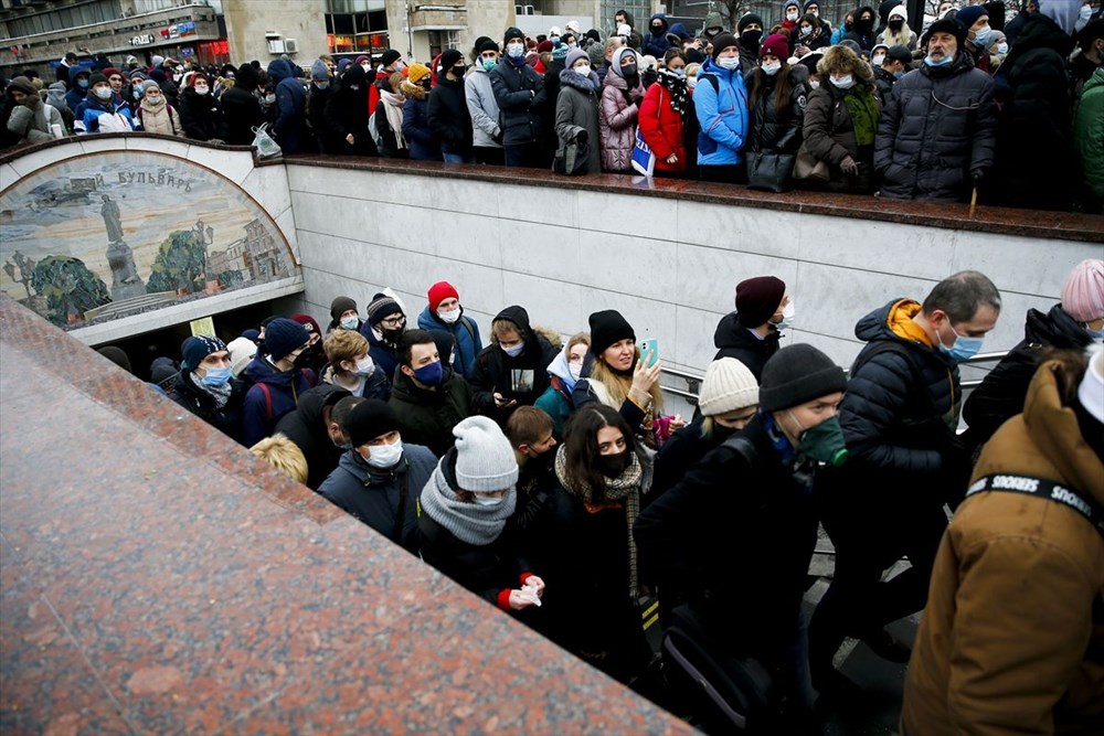 Navalny'nin çağrısının ardından Rusya'da sokaklar karıştı: 2 binden fazla kişi gözaltında - 27
