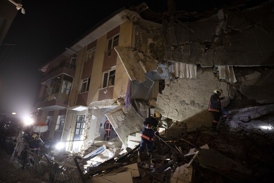 SON DAKİKA HABERİ: Ankara'da 3 katlı binada patlama: 1'i çocuk 2 kişi hayatını kaybetti, 4 kişi yaralı - 1