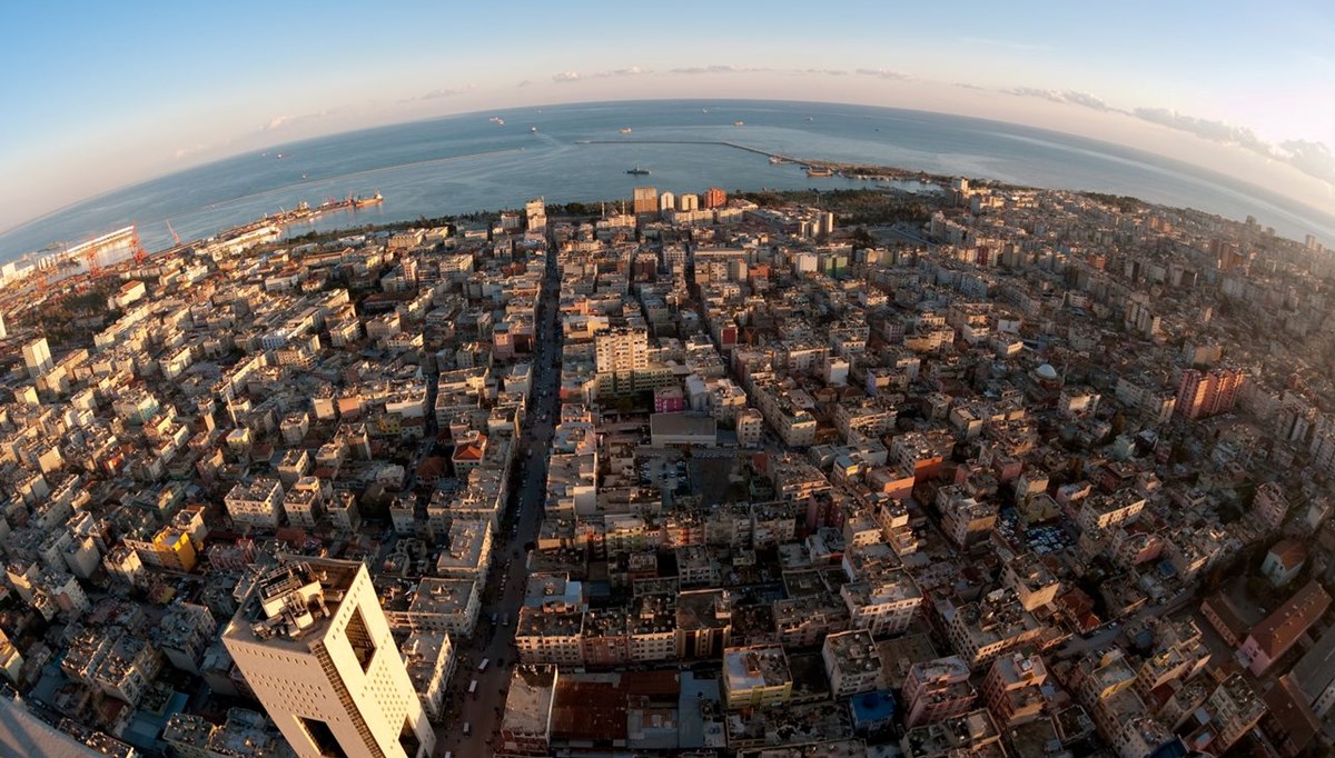 Kapasitesini aşan Mersin'de risk artıyor: Yazlık ve yayla evleri dahil tüm konutlar doldu Kapasitesini aşan Mersin'de risk artıyor: Yazlık ve yayla evleri dahil tüm konutlar doldu