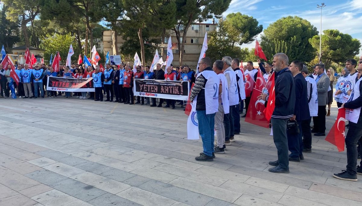 Manisa'da okul müdürü ve öğretmene saldırı