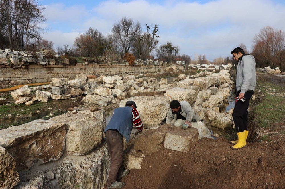 Aizanoi'de Afrodit ve Dionysos'a ait yeni heykel başları bulundu - 6