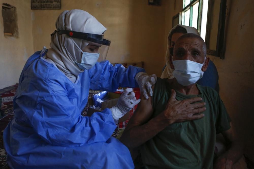 En ücra köylerde kapı kapı dolaşıyorlar: Türkiye’deki corona virüs aşısı ikna ekiplerinin başarısı uluslararası basında - 2