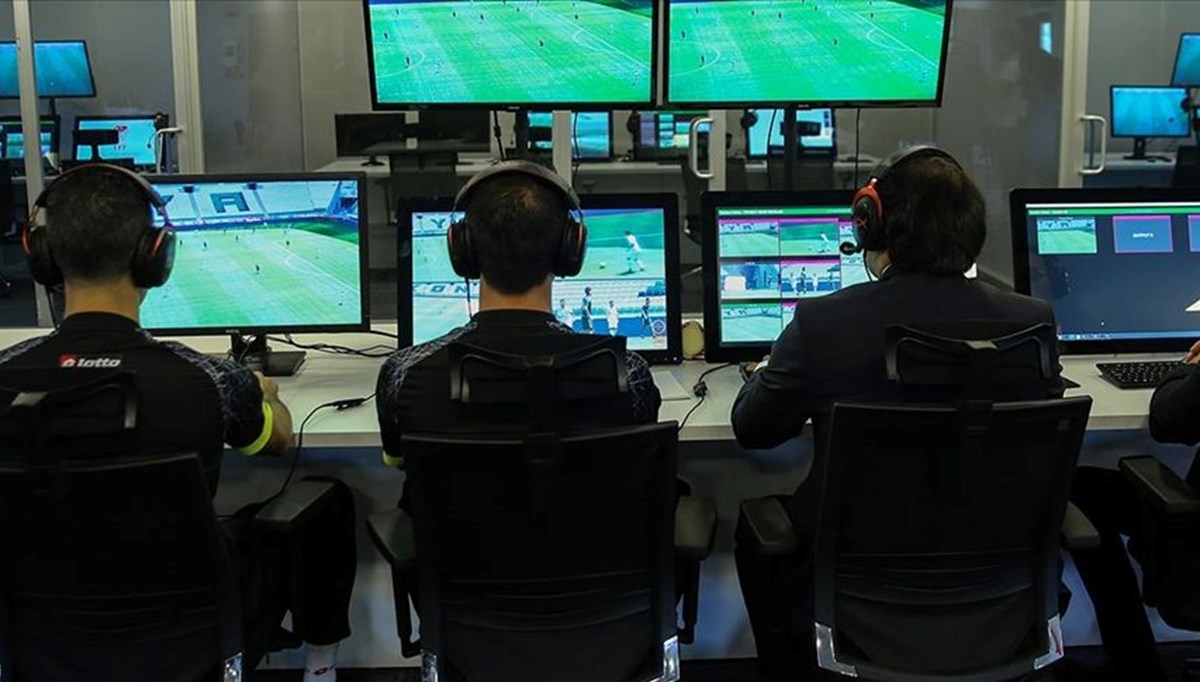 EURO 2024'te teknolojik sistemler kullanılacak: Bağlantılı top teknolojisi ilk kez uygulanacak EURO 2024'te teknolojik sistemler kullanılacak: Bağlantılı top teknolojisi ilk kez uygulanacak
