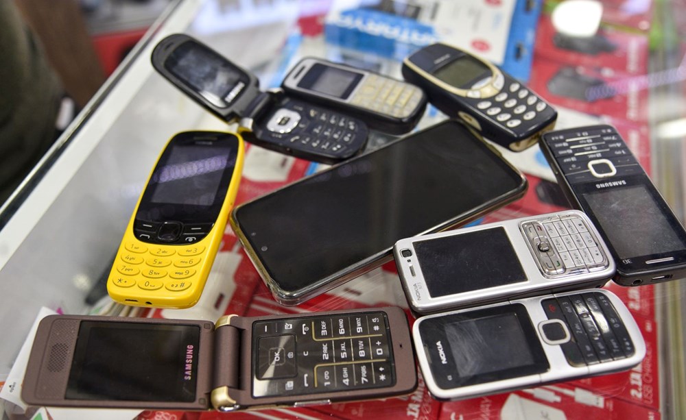 Tuşlu telefonlar geri mi dönüyor? Hurdası bile para ediyor - 1