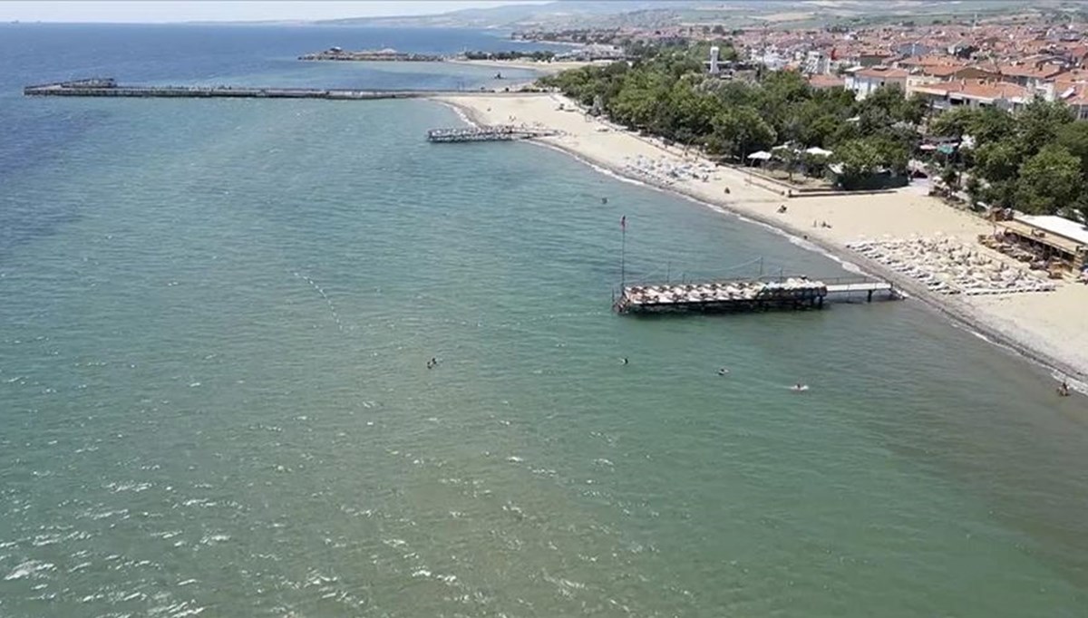 Tekirdağ'ın Şarköy ilçesindeki mavi bayraklı plajlar yerli ve yabancı turistleri ağırlıyor Tekirdağ'ın Şarköy ilçesindeki mavi bayraklı plajlar yerli ve yabancı turistleri ağırlıyor