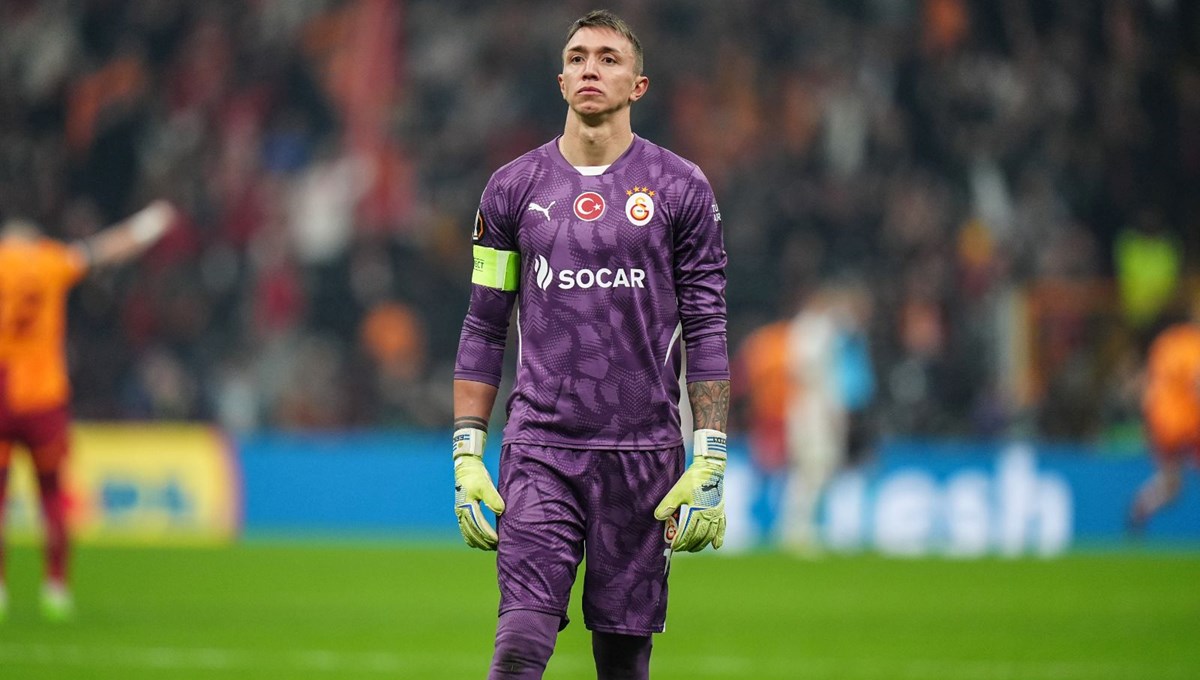 Okan Buruk'tan derbi için Muslera kararı