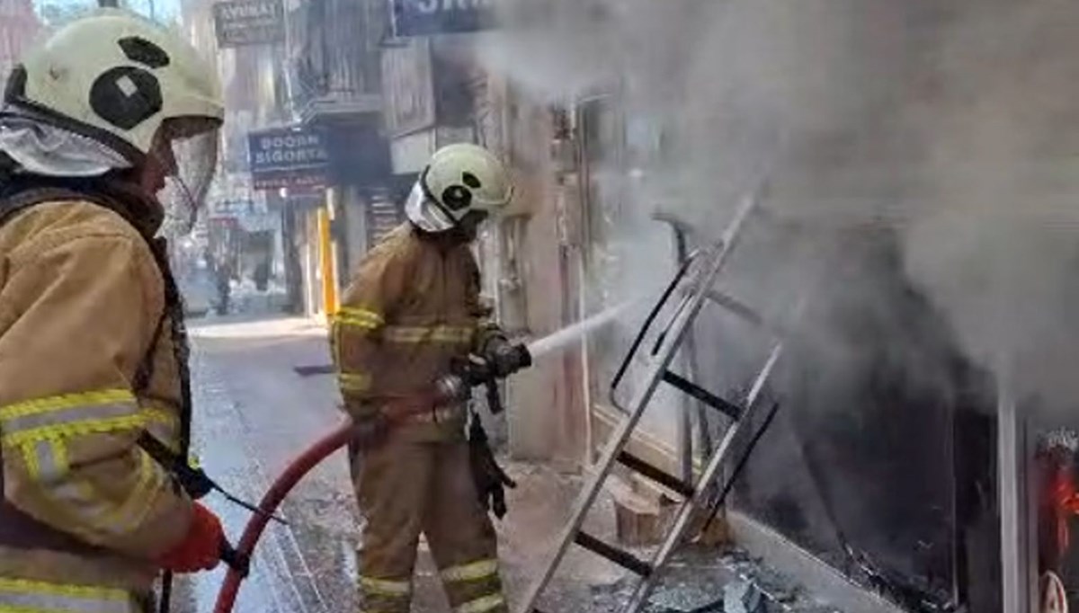 Telefon mağazasında yangın