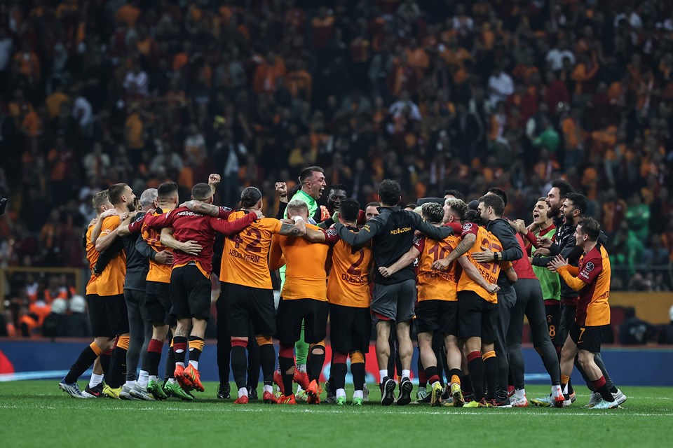 Galatasaray SK on X: Maç sonucu: Galatasaray 2-1 Beşiktaş 👏💪 #GSvBJK  @BybitTurkiye  / X