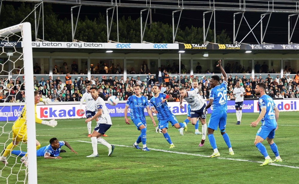 Fenerbahçe-Bodrum FK Maçında Şaşırtan An: Gol Sonrası Tüm Takım Kaleciye Yöneldi! 77 DTjcKPEJzEq4tOClS8mIkw