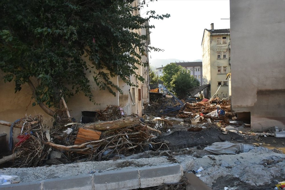 Batı Karadeniz'de sel felaketi: 3 ilde 66 can kaybı - 24