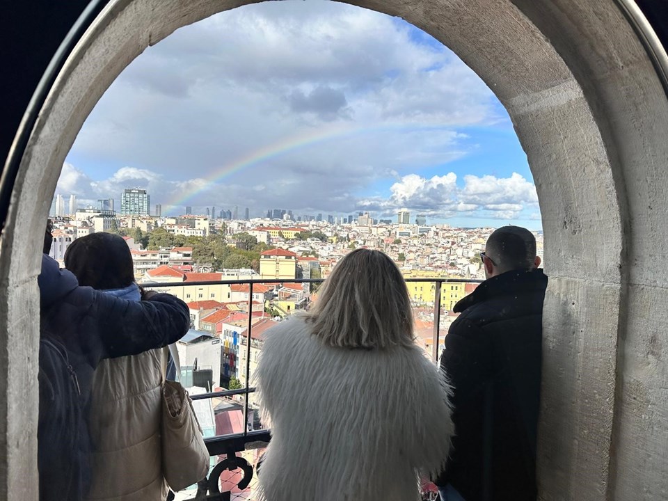 İstanbul'da gökkuşağı sürprizi: Turistler o anları görüntüledi - 1