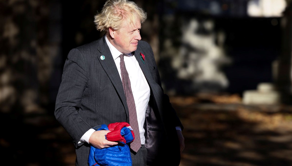 İngiltere Başbakanı Johnson'ın 4 kıdemli yardımcısı art arda istifa etti